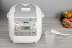 Noi Com Dien Tu Toshiba 1 Lit Rc 10nmfvnwt 1.jpg